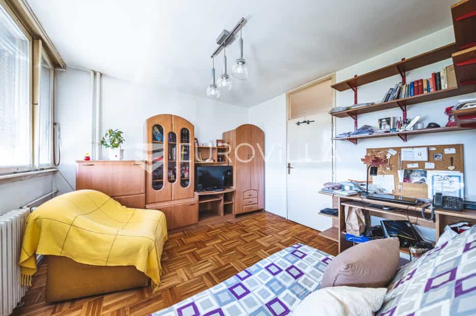 Condominium in Remetinec, Zagreb, Grad 12060218