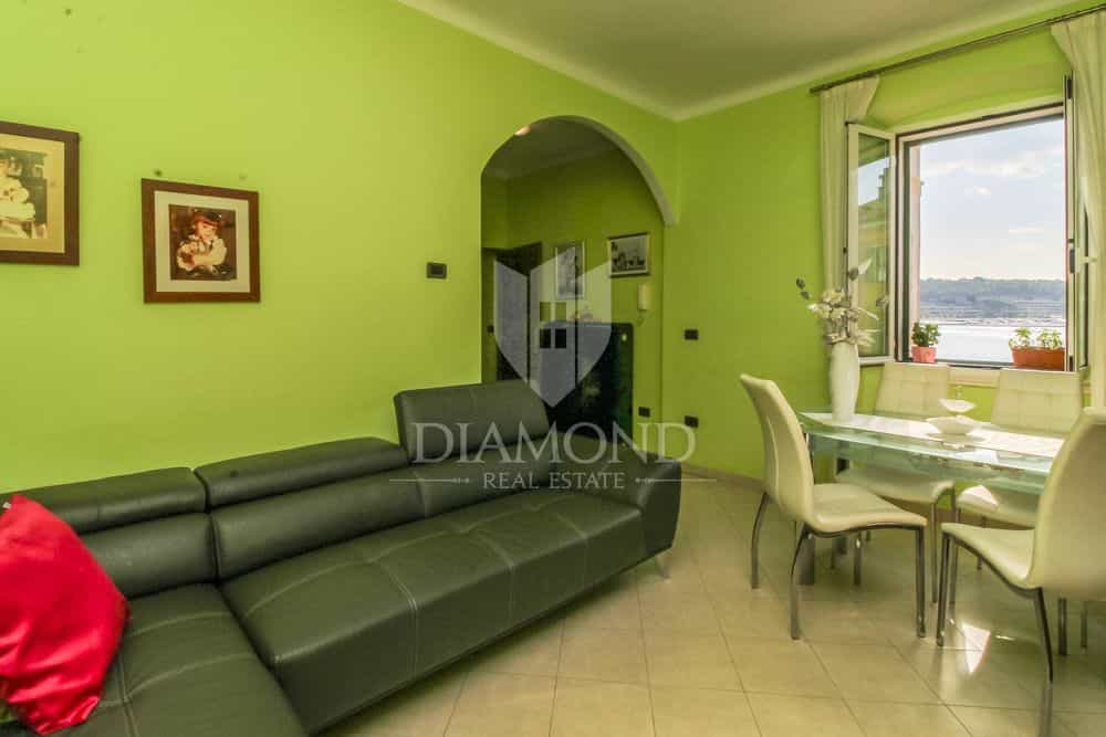 Condominium in Rovinj, Istria County 12060693