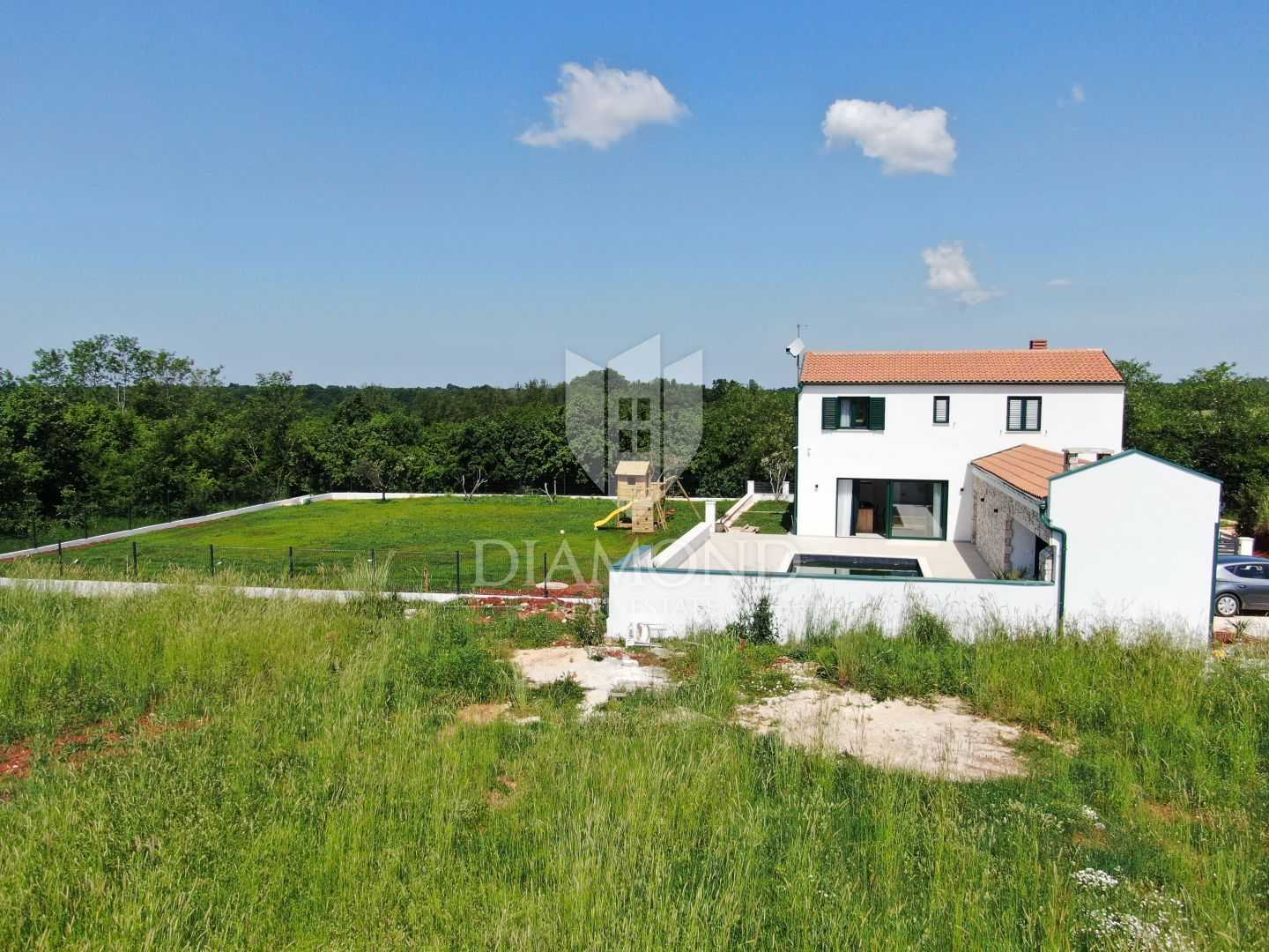 房子 在 Marčana, Istria County 12060702
