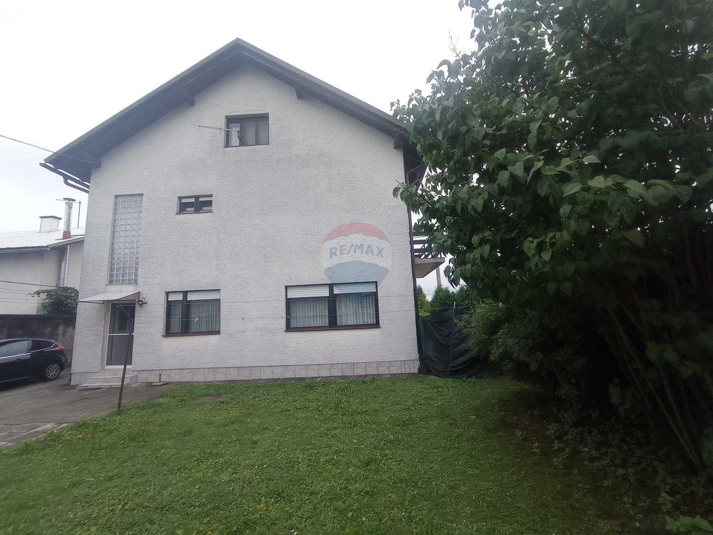 房子 在 Oštarije, Karlovačka županija 12060951