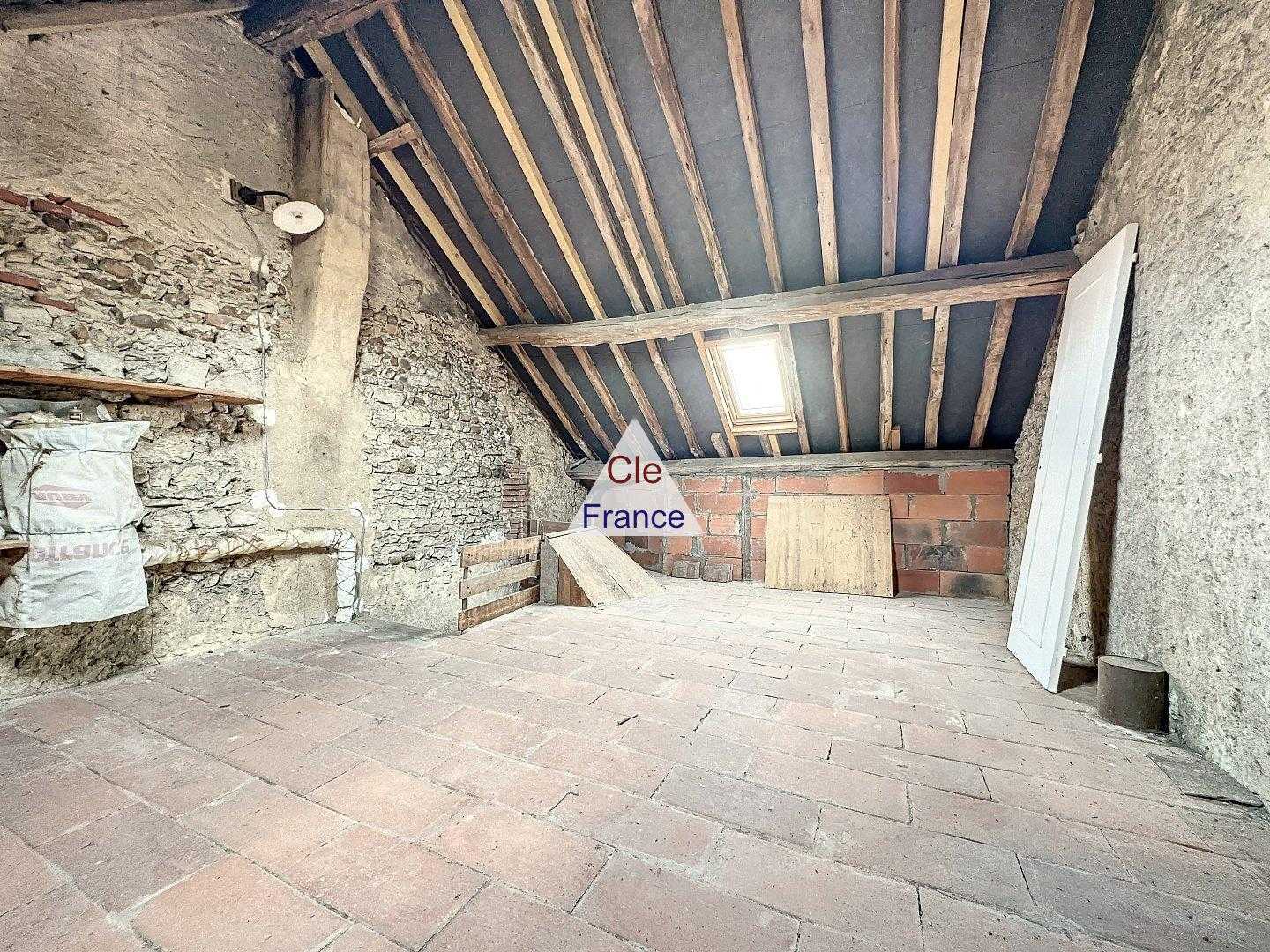 Talo sisään Sainte-Geneviève-des-Bois, Centre-Val de Loire 12061632