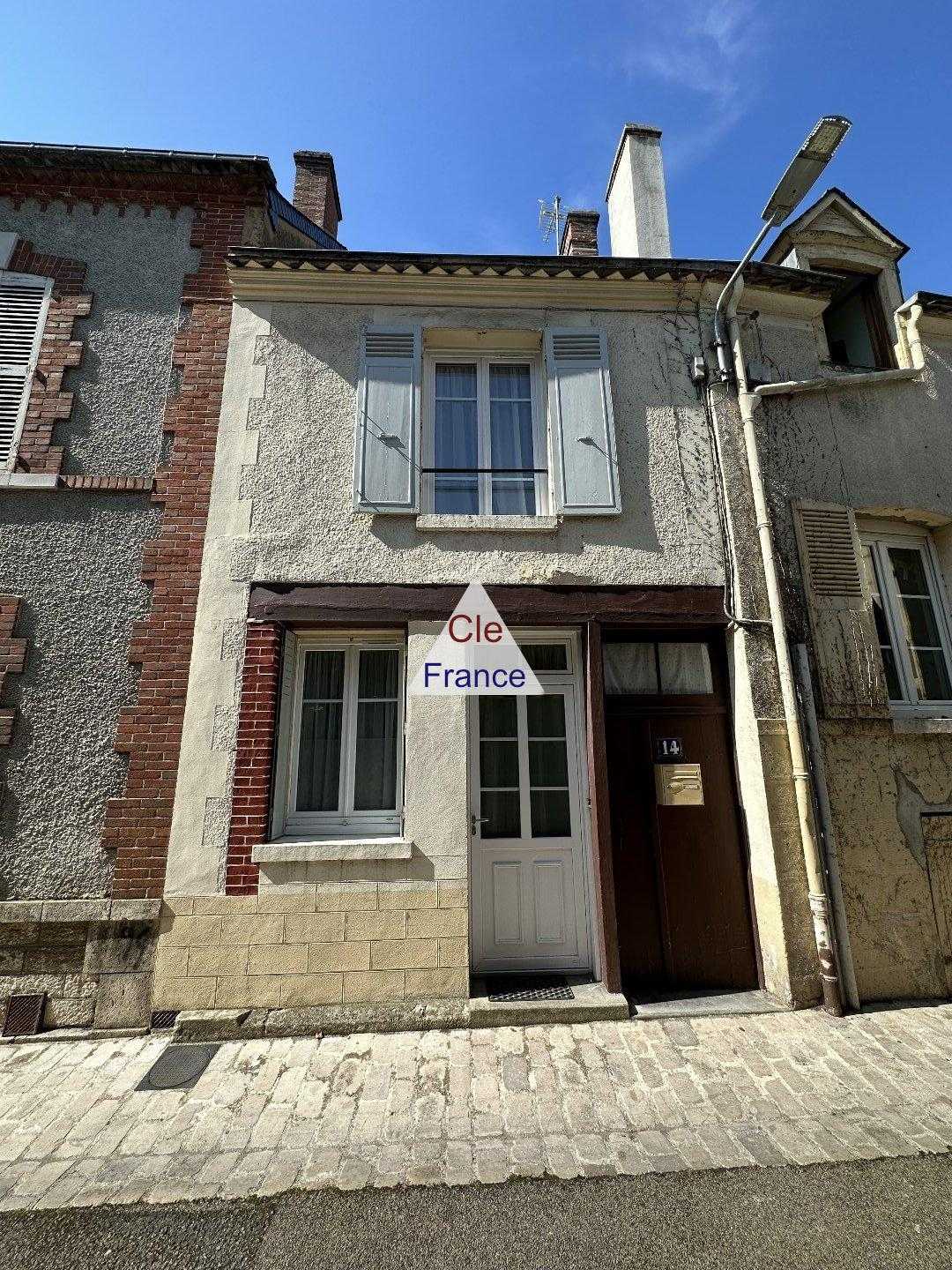 मकान में Sainte-Geneviève-des-Bois, Centre-Val de Loire 12061632