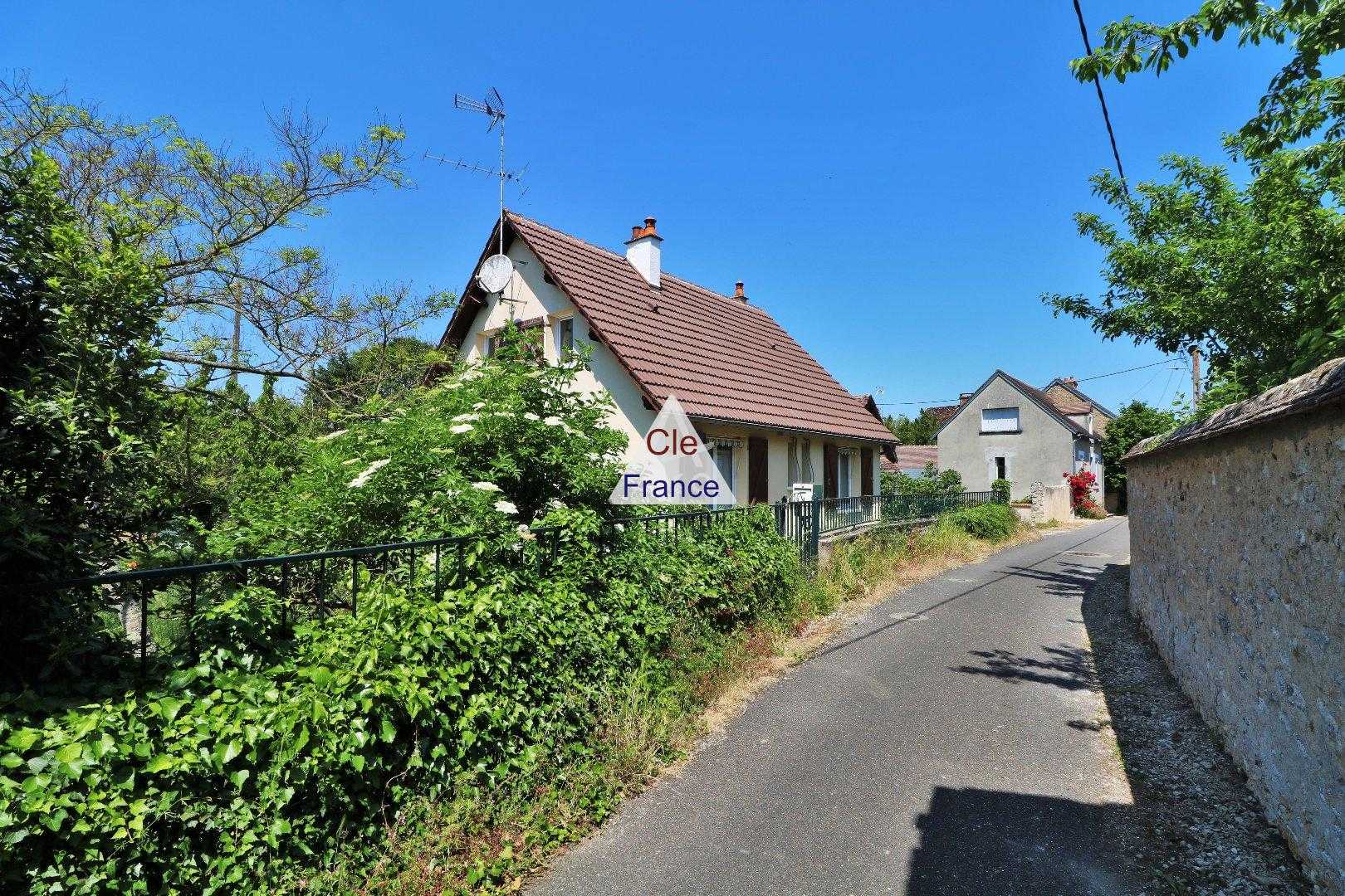 Talo sisään Sainte-Genevieve-des-Bois, Keskusta - Val de Loire 12061647