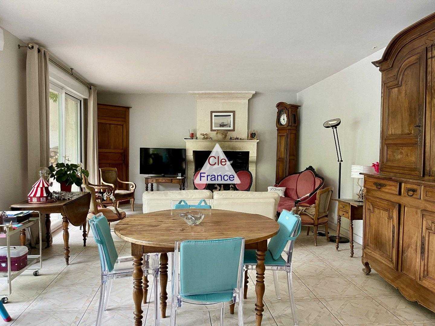 Будинок в Champagne-Vigny, Nouvelle-Aquitaine 12061666