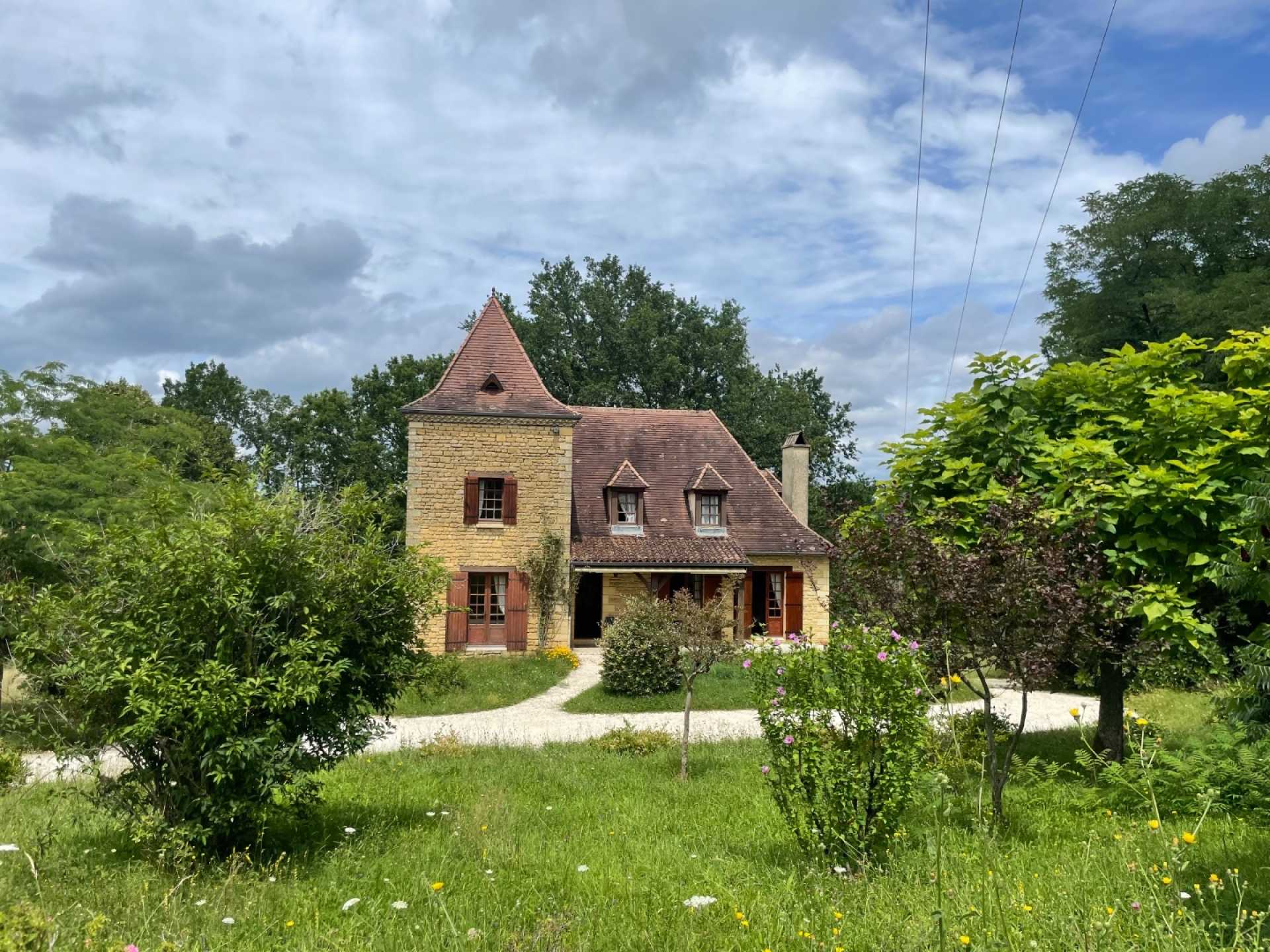 σπίτι σε Saint-Cyprien, Nouvelle-Aquitaine 12061753