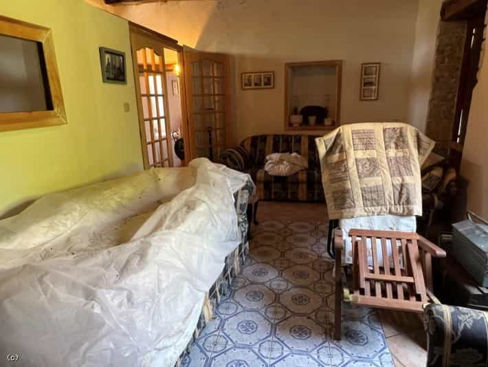 жилой дом в Aigre, Nouvelle-Aquitaine 12061773