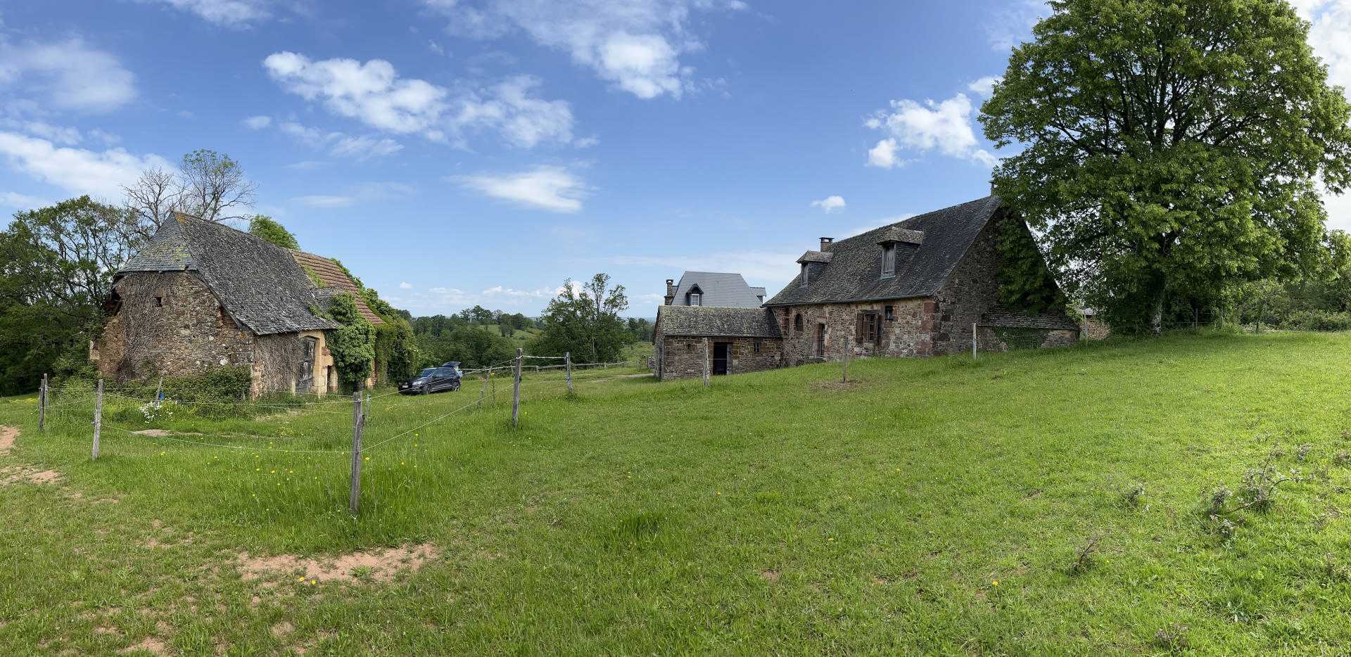 بيت في Terrasson-Lavilledieu, Nouvelle-Aquitaine 12061807