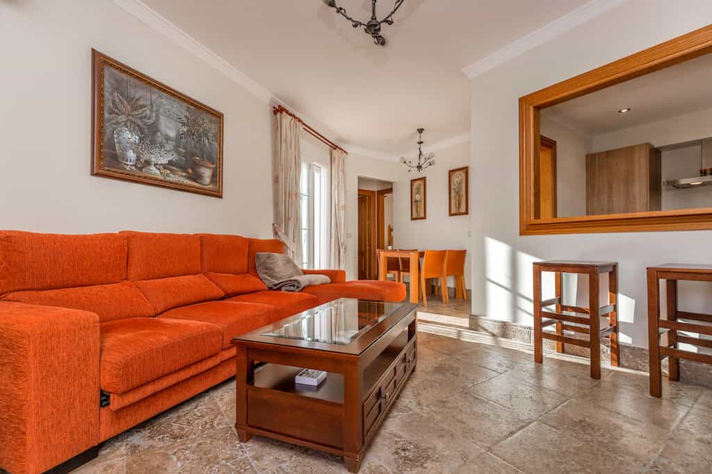 Condominium in Benahavis, Andalusia 12062347