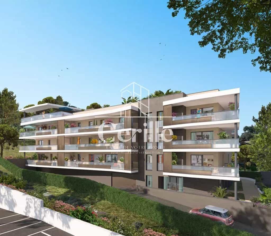 Condominium in Villeneuve-Loubet, Provence-Alpes-Cote d'Azur 12066361