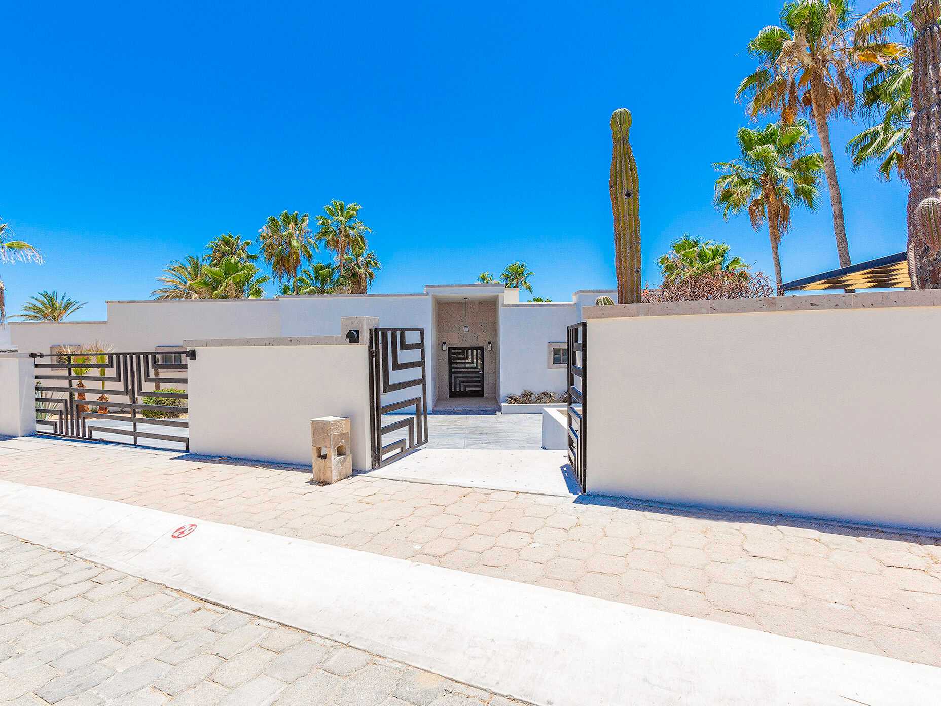 жилой дом в Cabo San Lucas, Boulevard Paseo de la Marina 12066448
