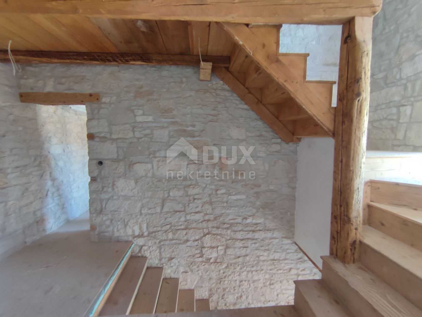 집 에 Kaštelir, Istria County 12066633