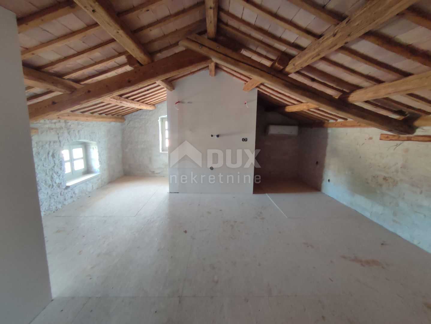 بيت في Kaštelir, Istria County 12066633