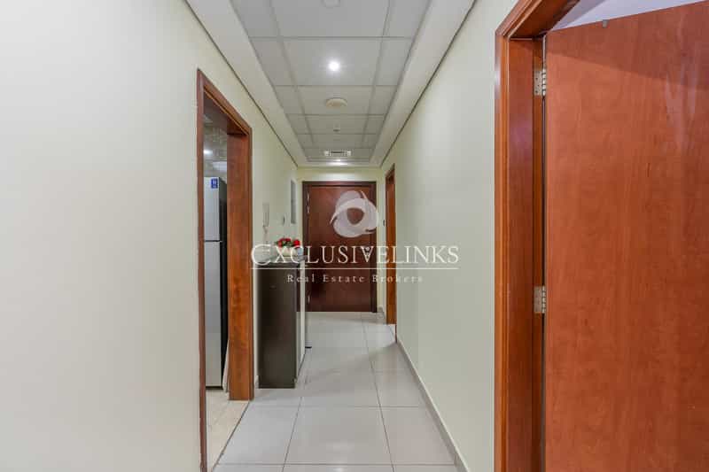 Condominium in Dubai, Dubai 12066727