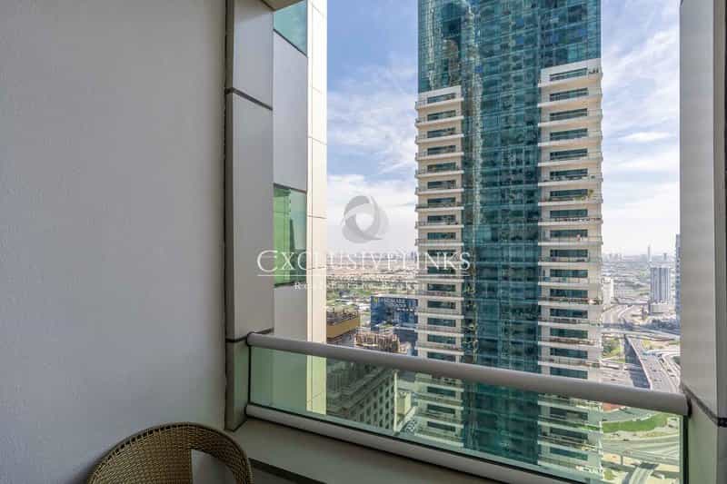 Condominium in Dubai, Dubai 12066727