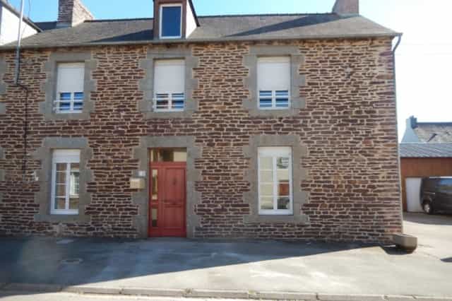 Condominium in Mauron, Bretagne 12067559