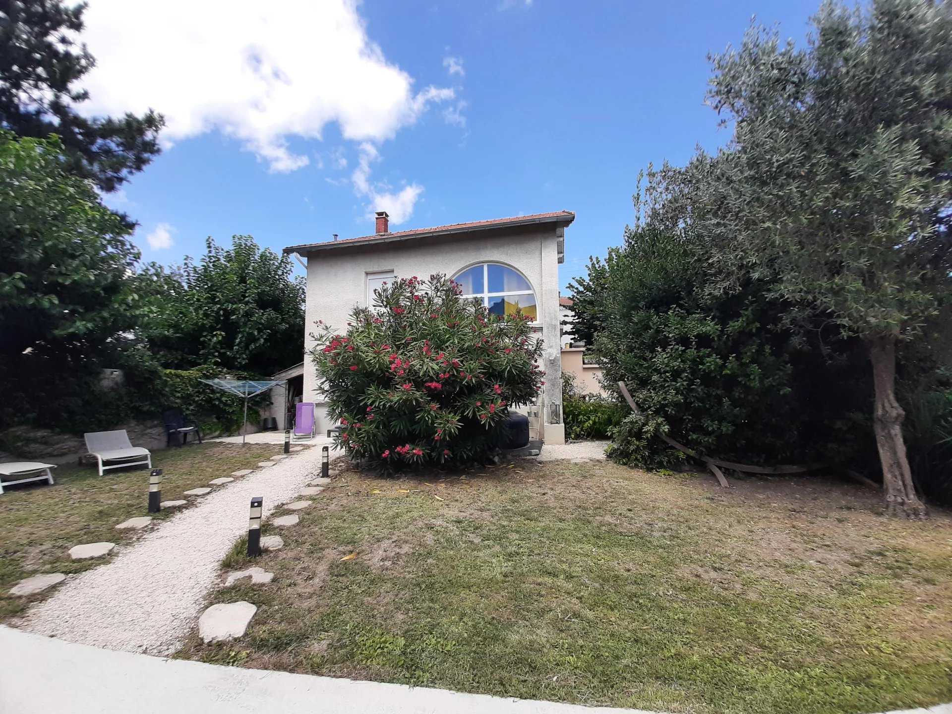 House in Montelimar, Auvergne-Rhone-Alpes 12069760