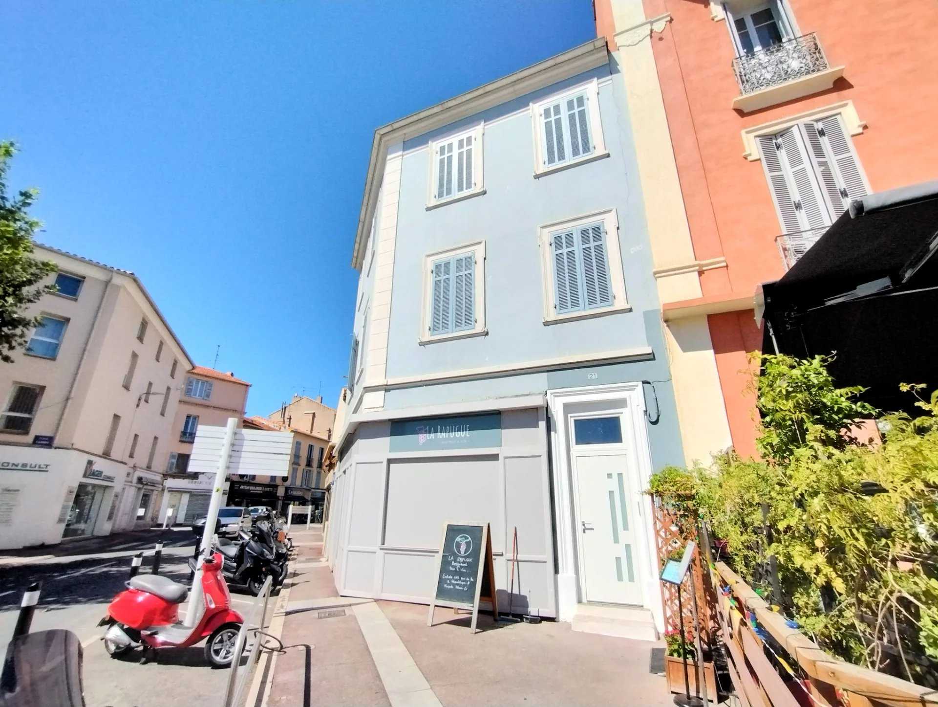 Eigentumswohnung im Saint-Raphael, Provence-Alpes-Côte d'Azur 12069771