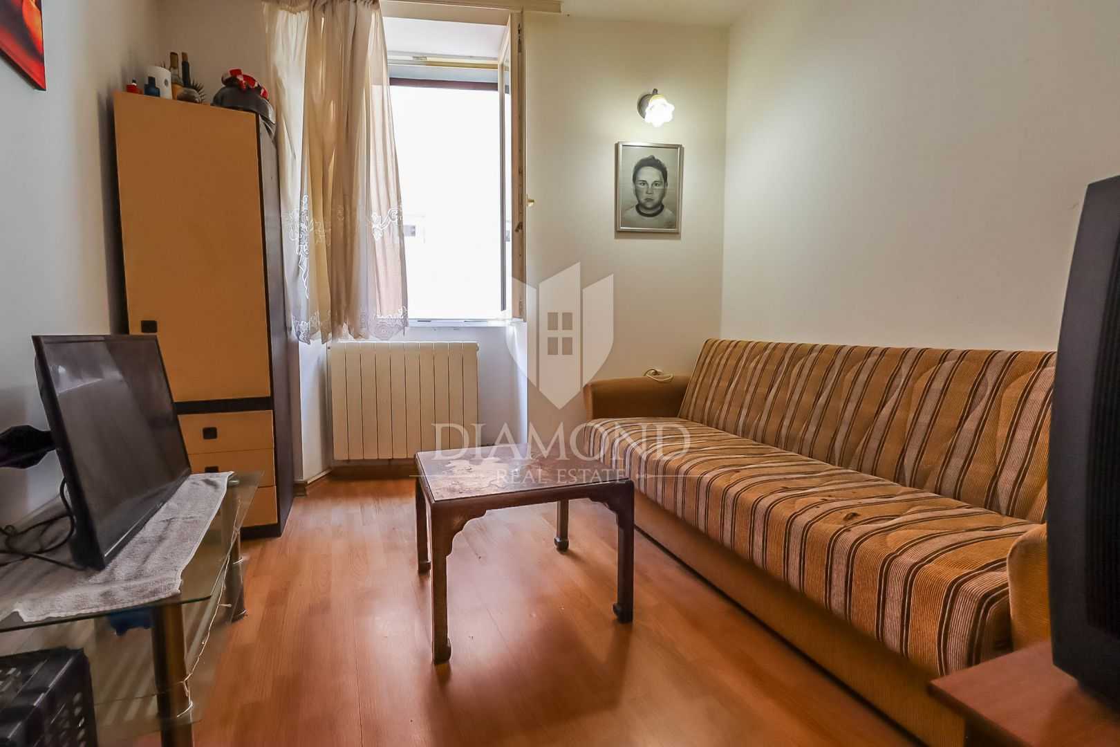 Condominium in Rovinj, Istria County 12070499
