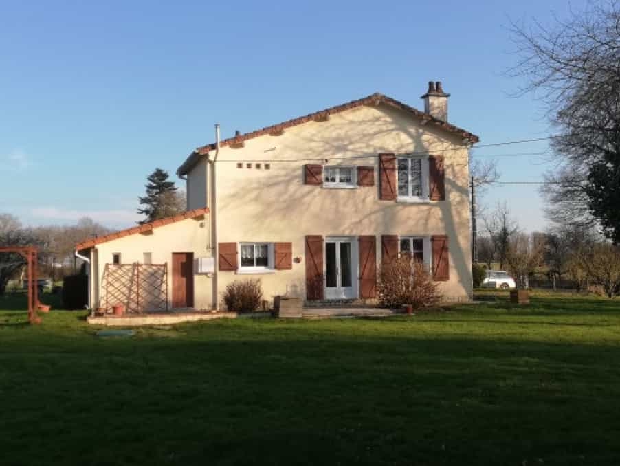 Hus i Ambernac, Nouvelle-Aquitaine 12071318