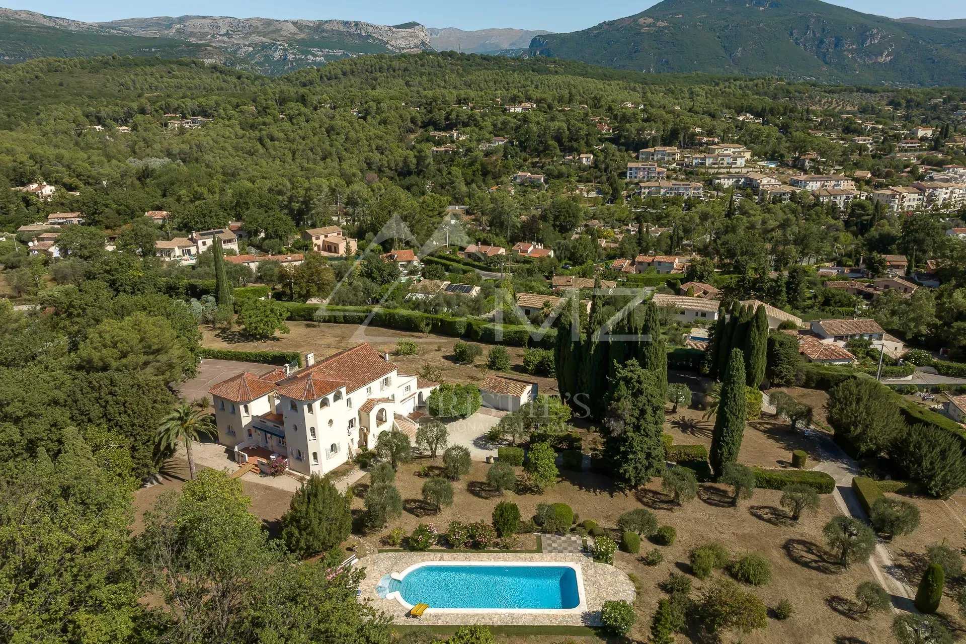 房子 在 Le Collet, Provence-Alpes-Cote d'Azur 12073949