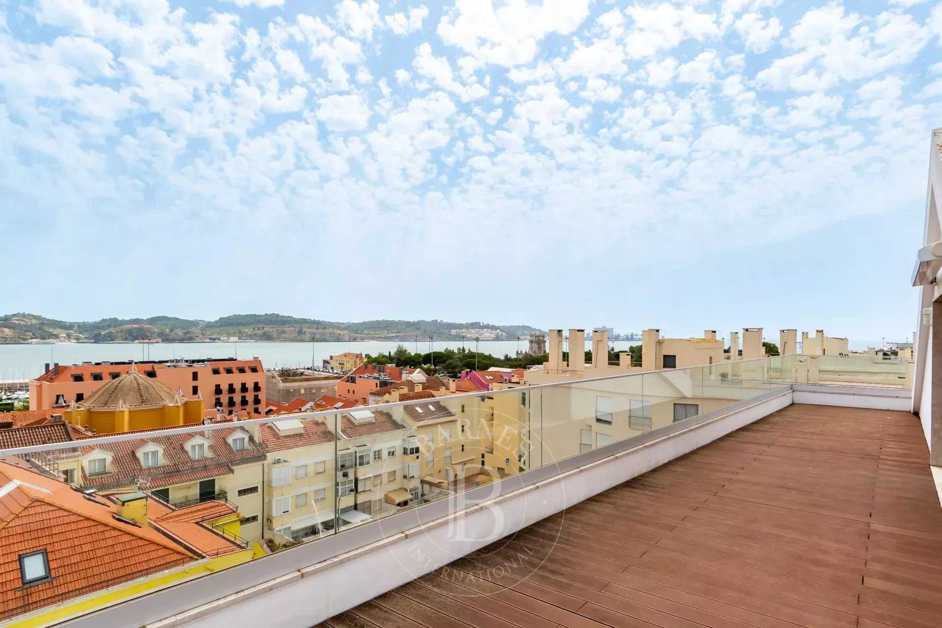 Condominium in Pedroucos, Lissabon 12074003