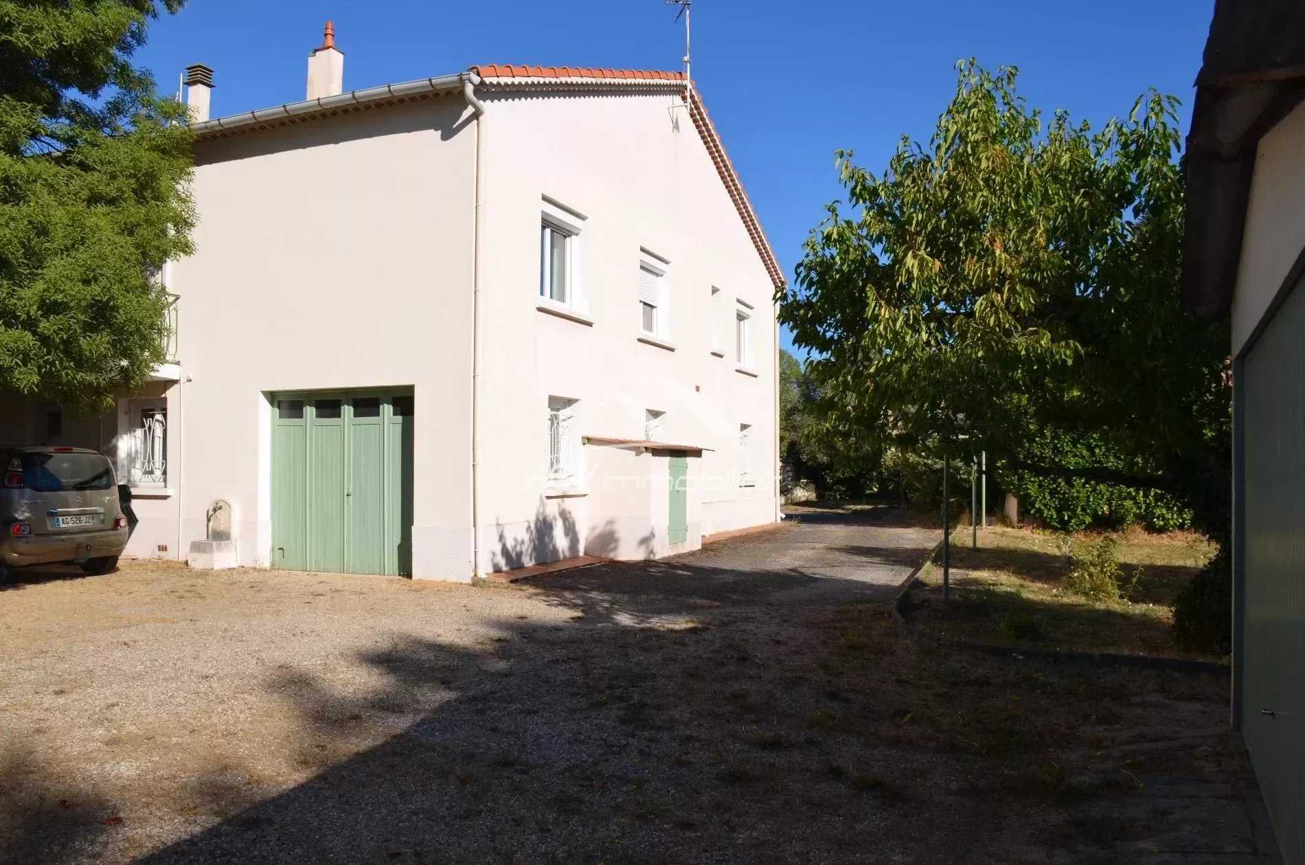 Hus i Alès, Gard 12074013