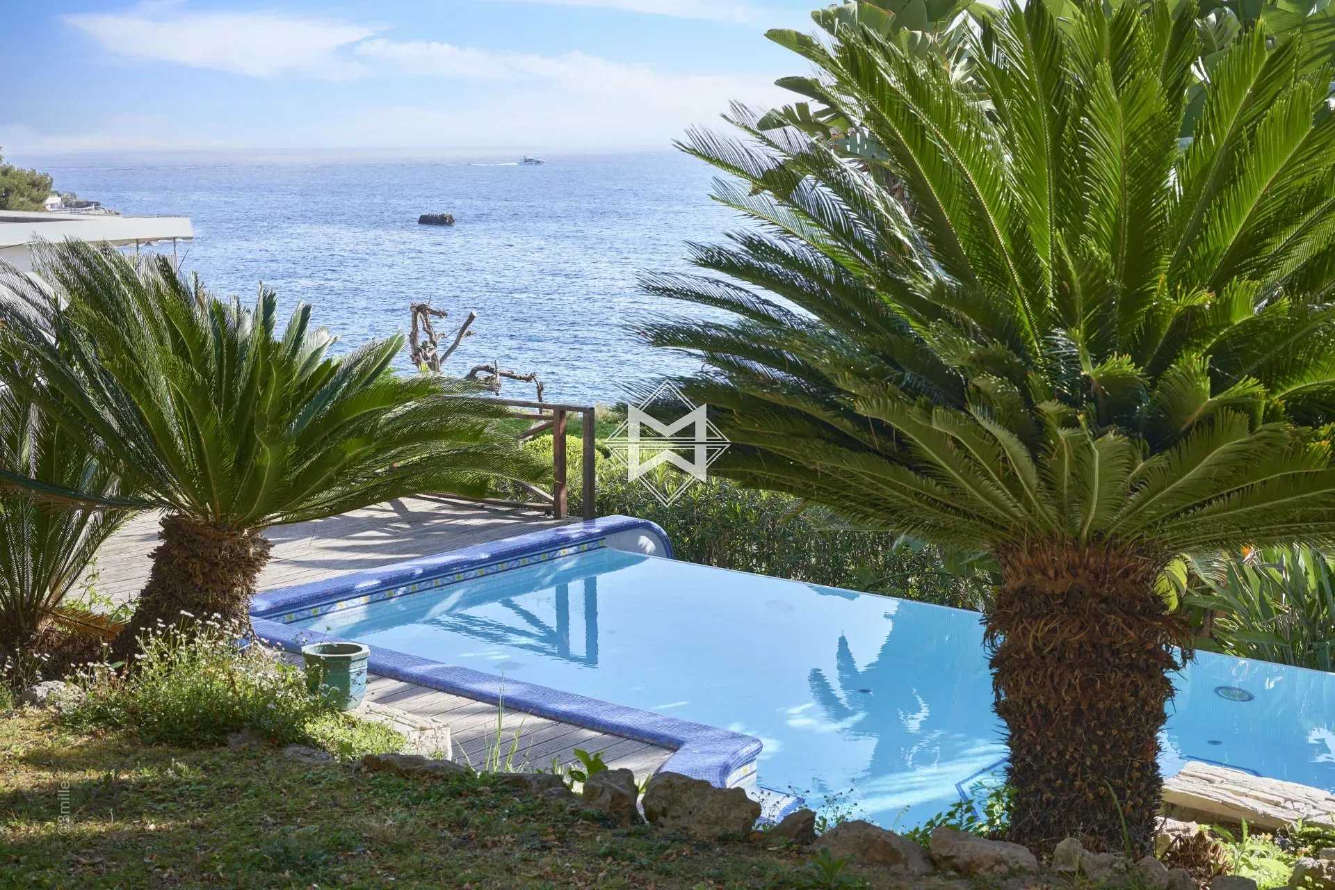 House in Antibes, Provence-Alpes-Cote d'Azur 12075266