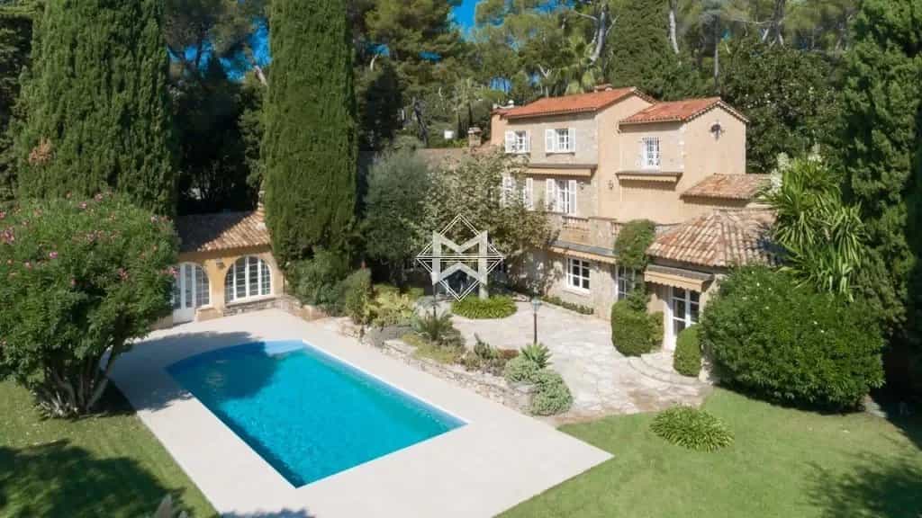 rumah dalam Antibes, Provence-Alpes-Côte d'Azur 12075272