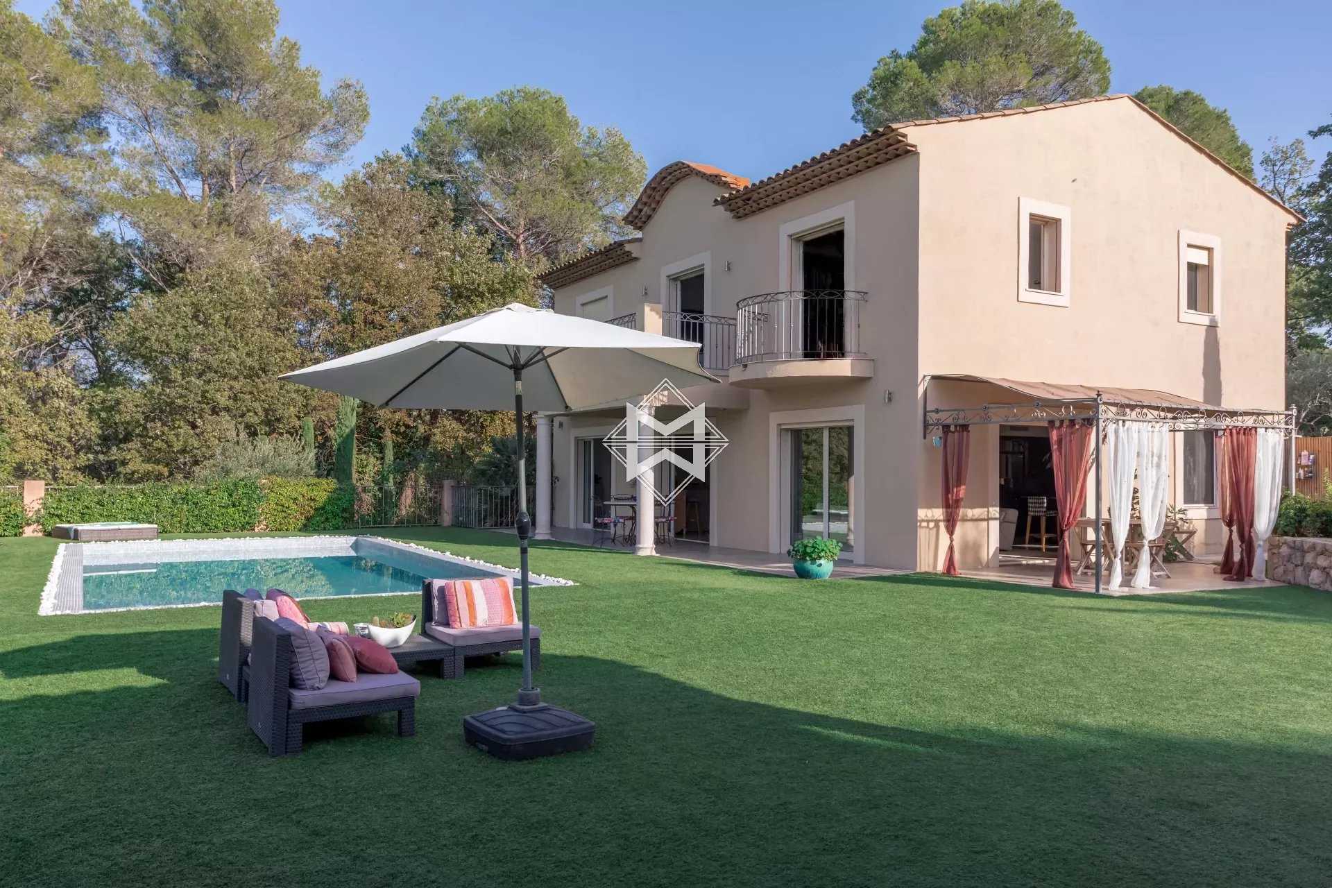 House in Opio, Provence-Alpes-Cote d'Azur 12075307