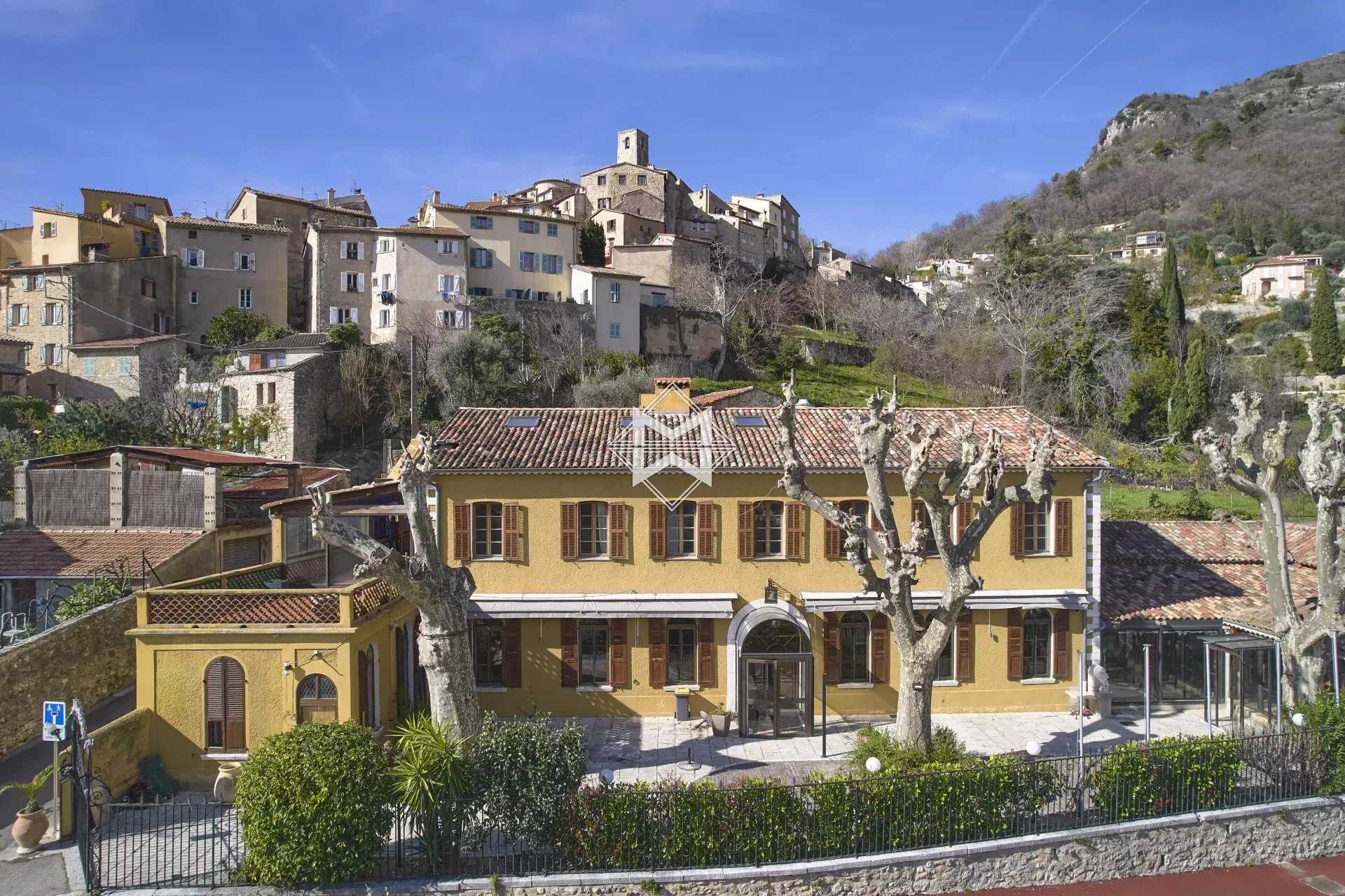 房子 在 Le Bar-sur-Loup, Provence-Alpes-Cote d'Azur 12075309