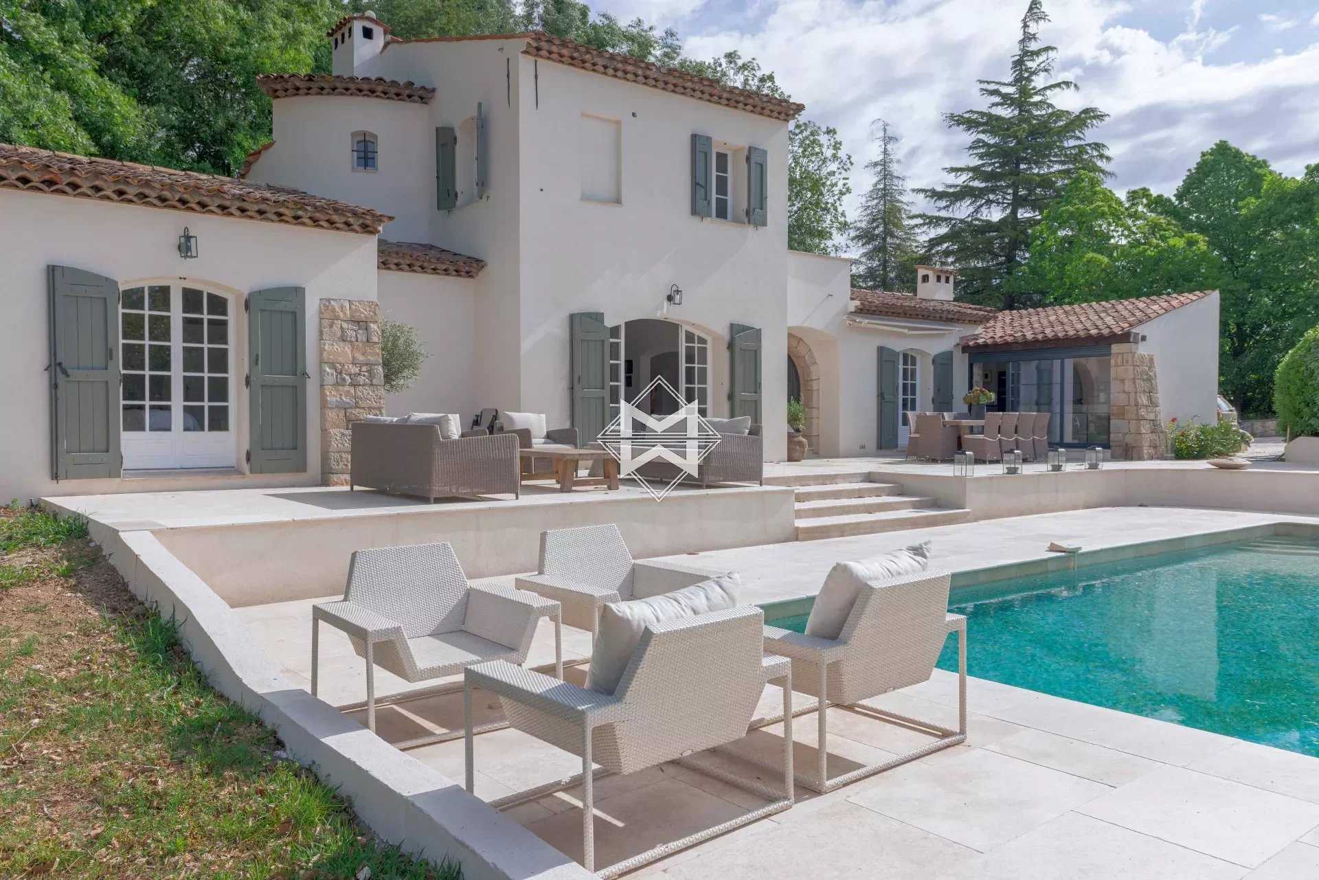 residencial no Châteauneuf-Grasse, Alpes-Maritimes 12075314