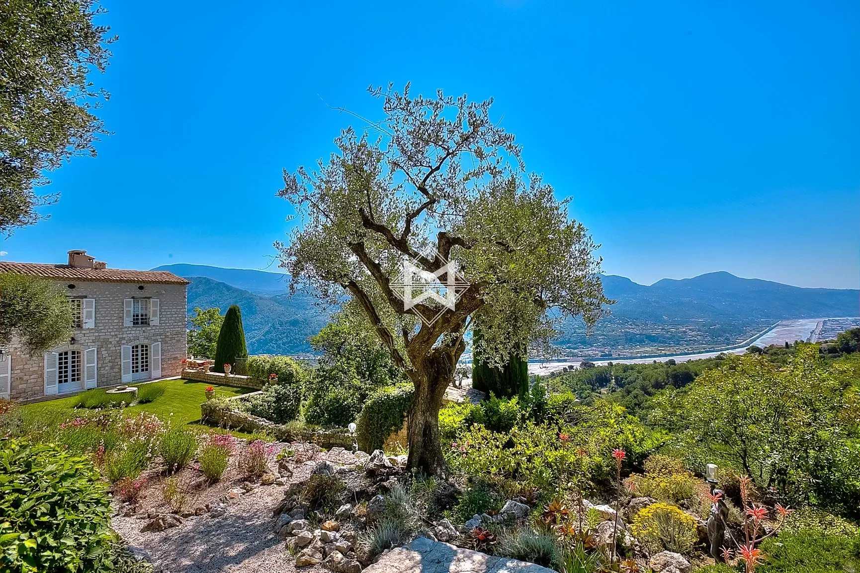 casa en Le Broc, Provence-Alpes-Cote d'Azur 12075317