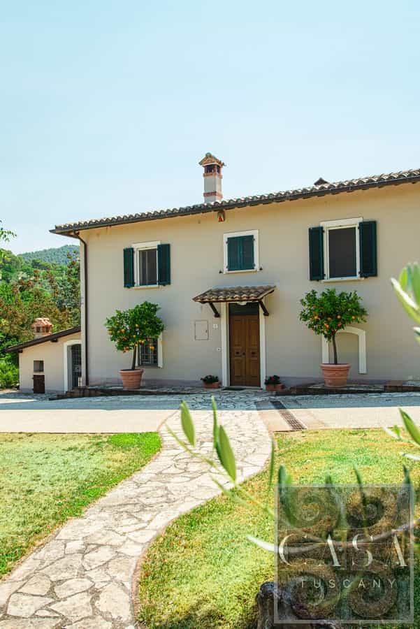 rumah dalam Spoleto, Umbria 12075322