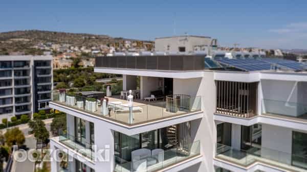 Condominium in Agios Tychon, Larnaka 12076800