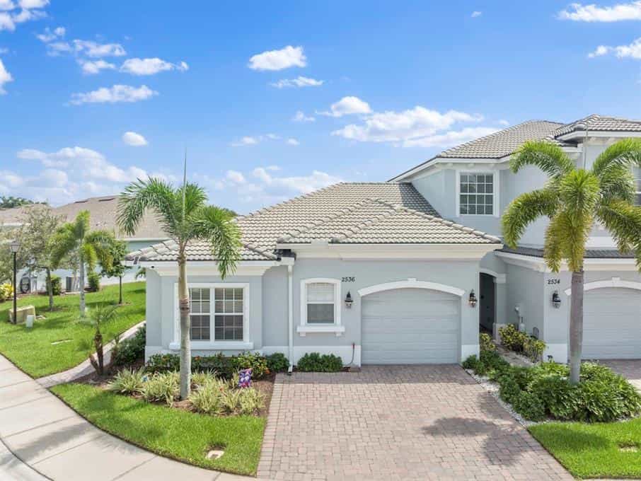House in Vero Beach, Florida 12076885