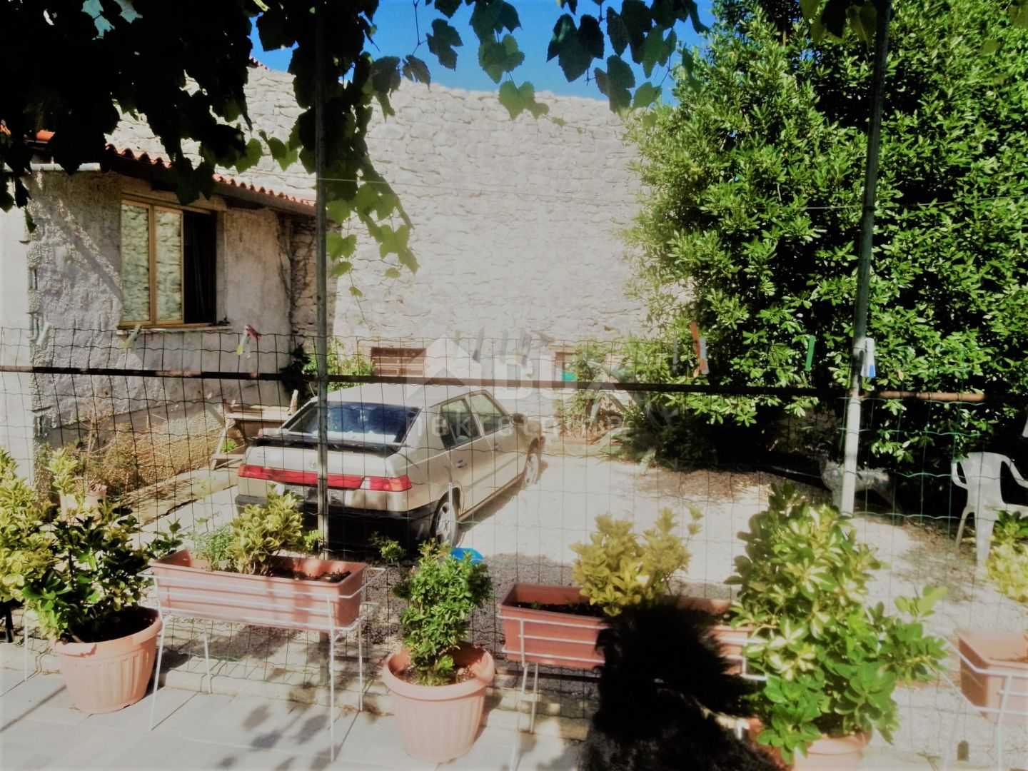 casa en Brtoniglá, Istarska Županija 12077152