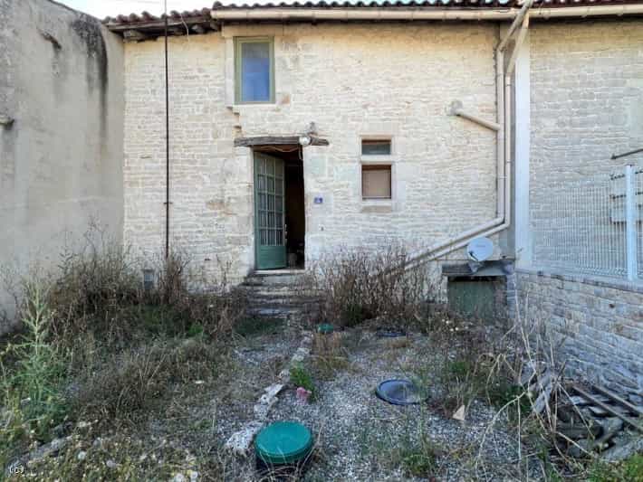 House in Mansle, Nouvelle-Aquitaine 12078023