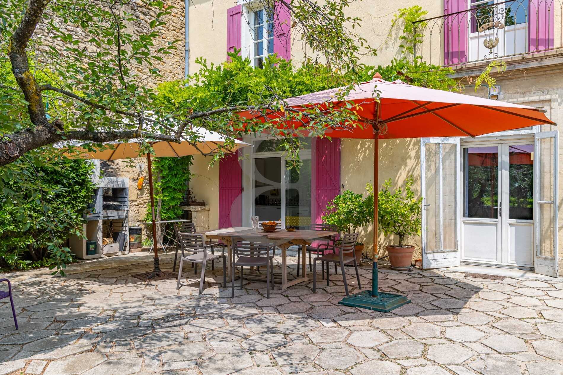 Hus i Sainte-Cécile-les-Vignes, Provence-Alpes-Côte d'Azur 12078057