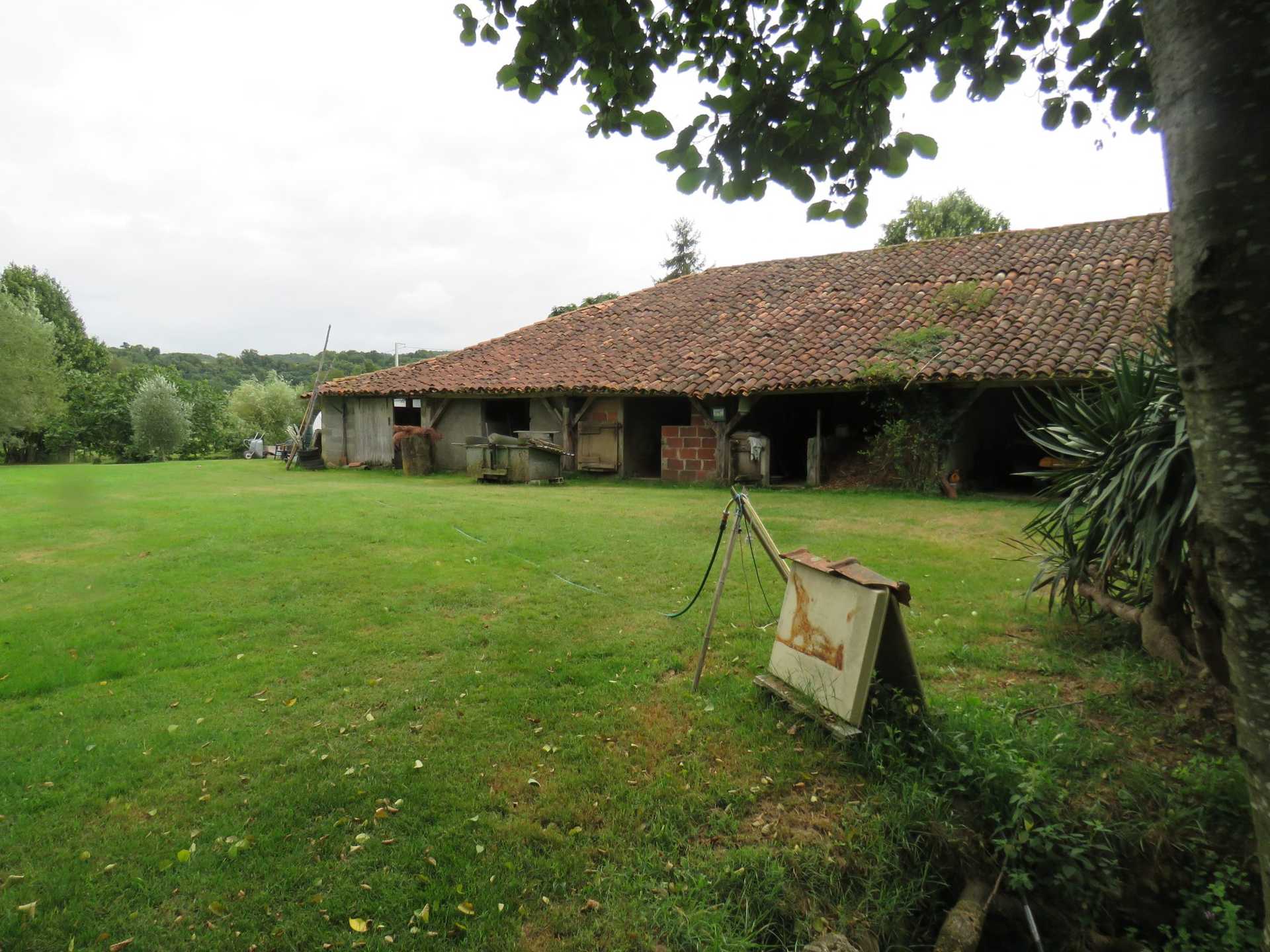Talo sisään Castelnau-Magnoac, Occitanie 12078064
