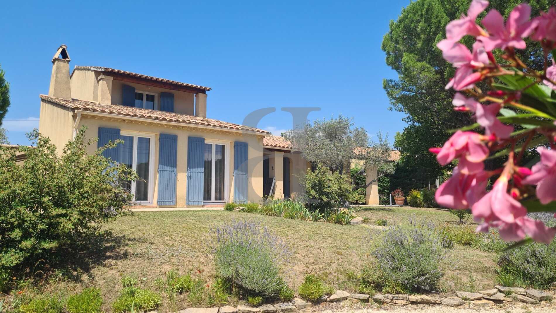 House in Valreas, Provence-Alpes-Cote d'Azur 12078071