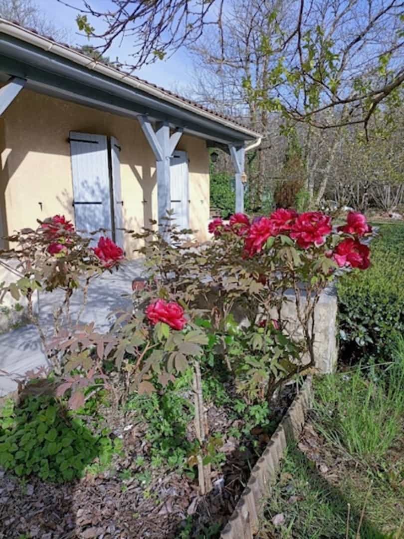 Будинок в Saint-Cyprien, Nouvelle-Aquitaine 12078106
