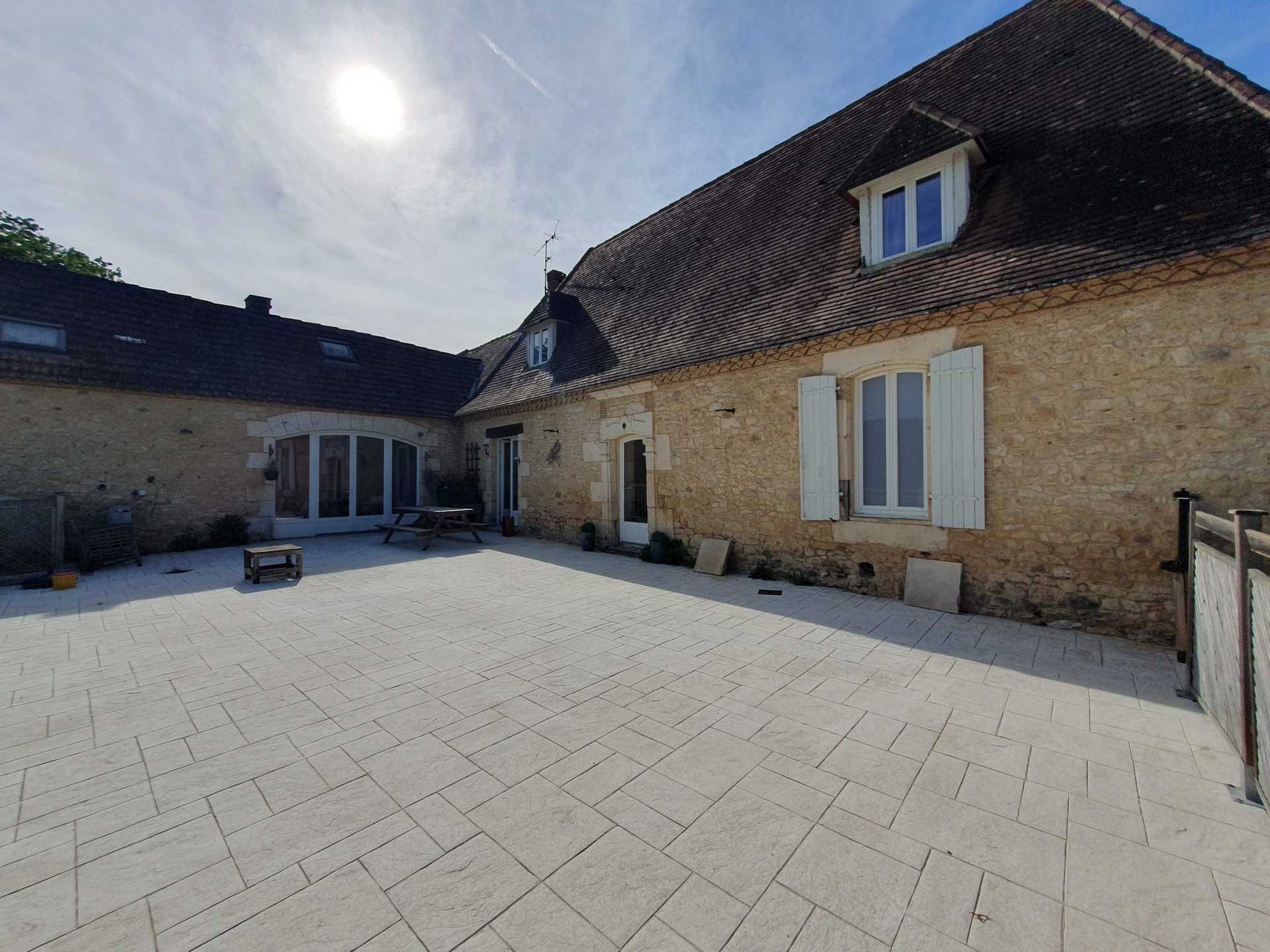House in Tremolat, Nouvelle-Aquitaine 12078131