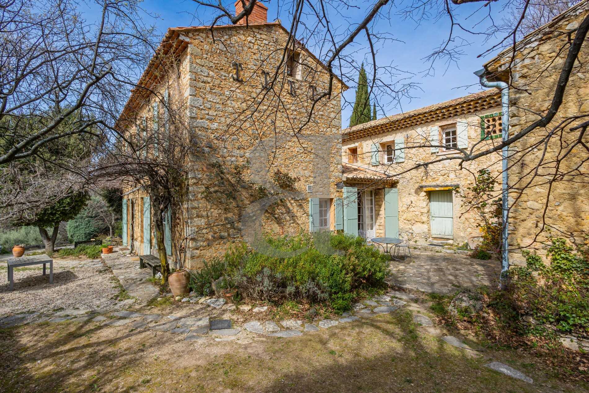 Будинок в Bédoin, Provence-Alpes-Côte d'Azur 12078136