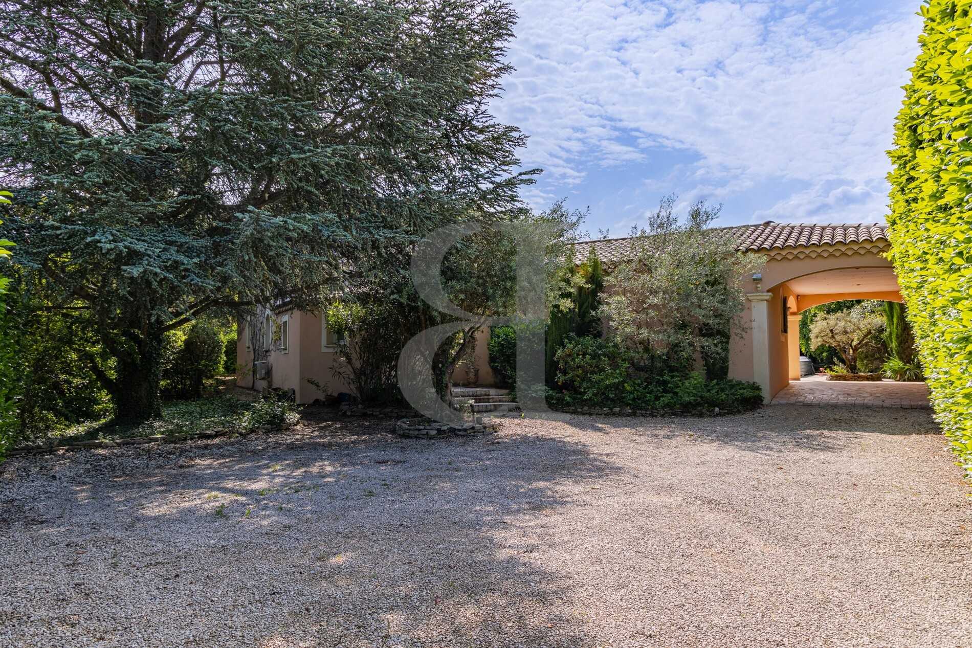 жилой дом в Vaison-la-Romaine, Provence-Alpes-Côte d'Azur 12078143