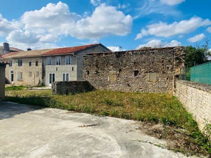 Hus i Villefagnan, Nouvelle-Aquitaine 12078156