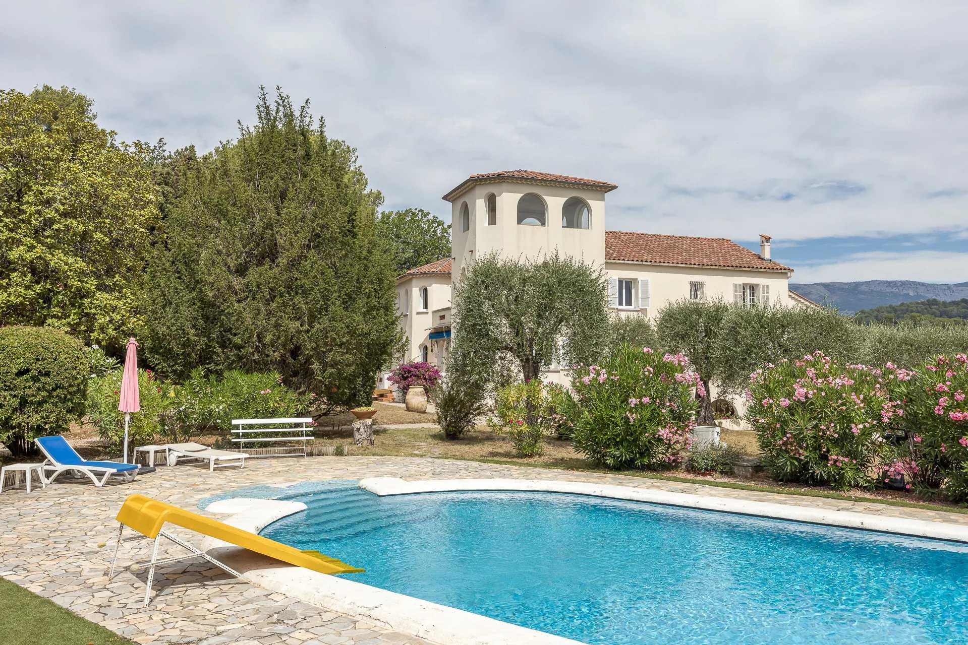 Dom w Le Collet, Provence-Alpes-Cote d'Azur 12078203