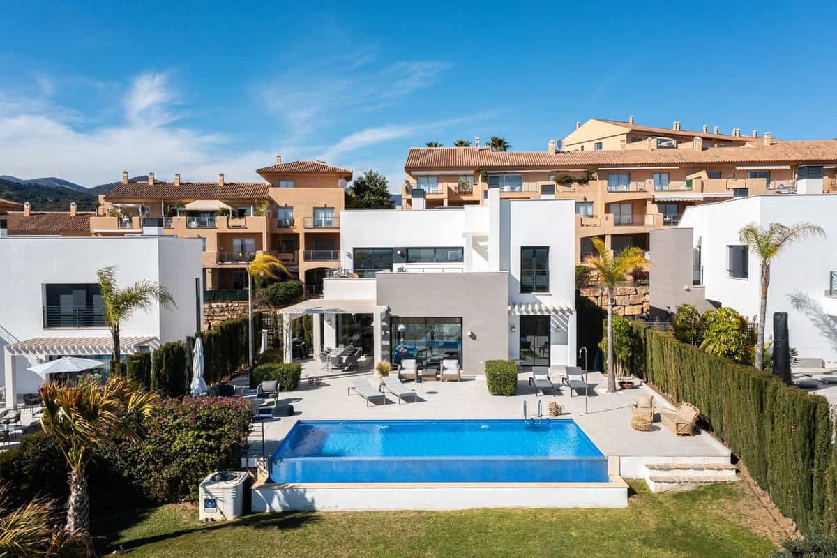 House in Marbella, Andalusia 12078319
