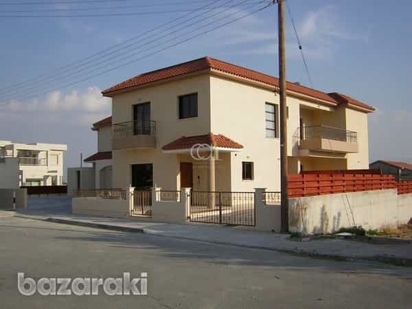 Condominium in Erimi, Lemesos 12079405
