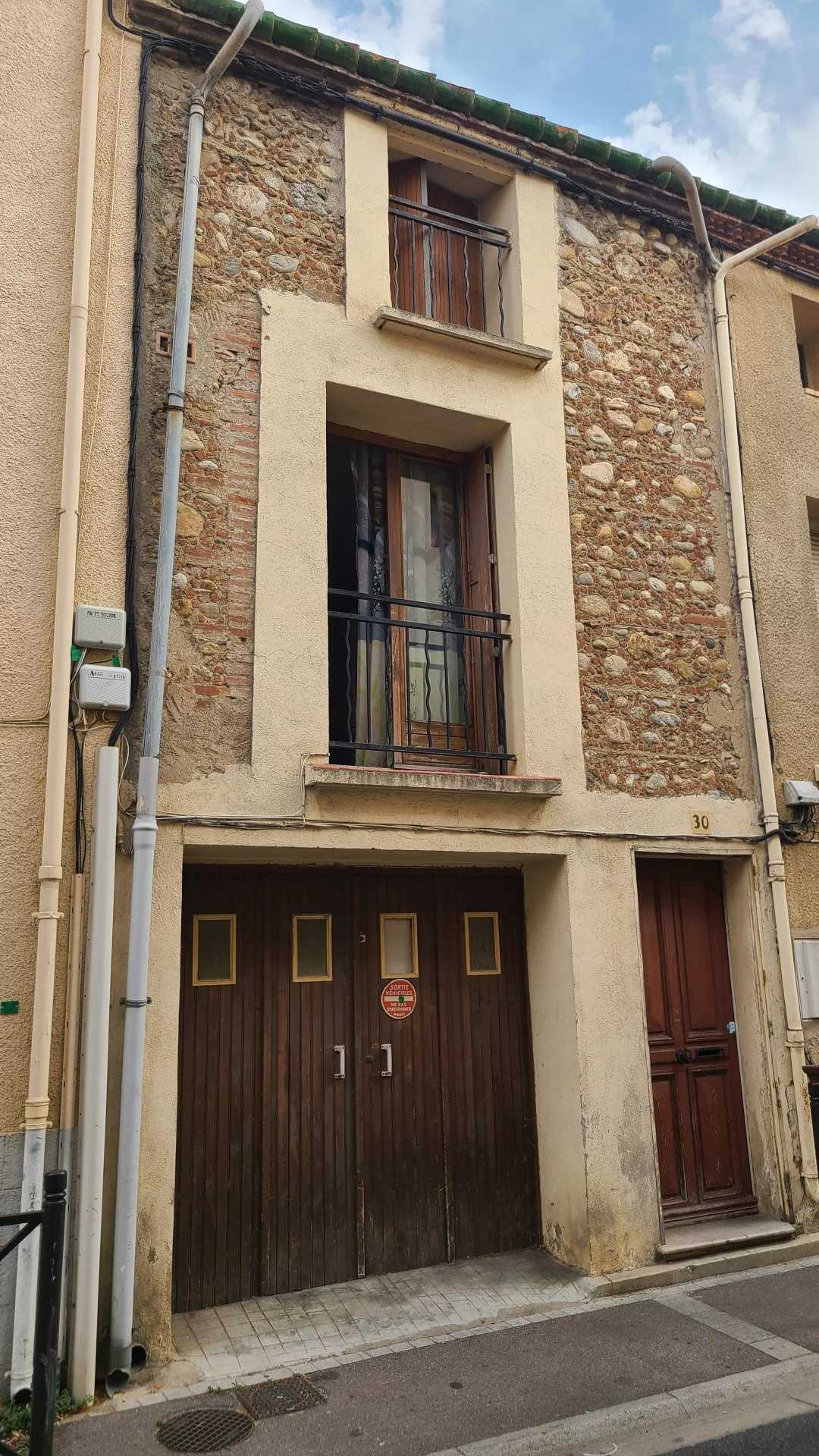 Hus i Villeneuve-la-Riviere, Occitanie 12079851