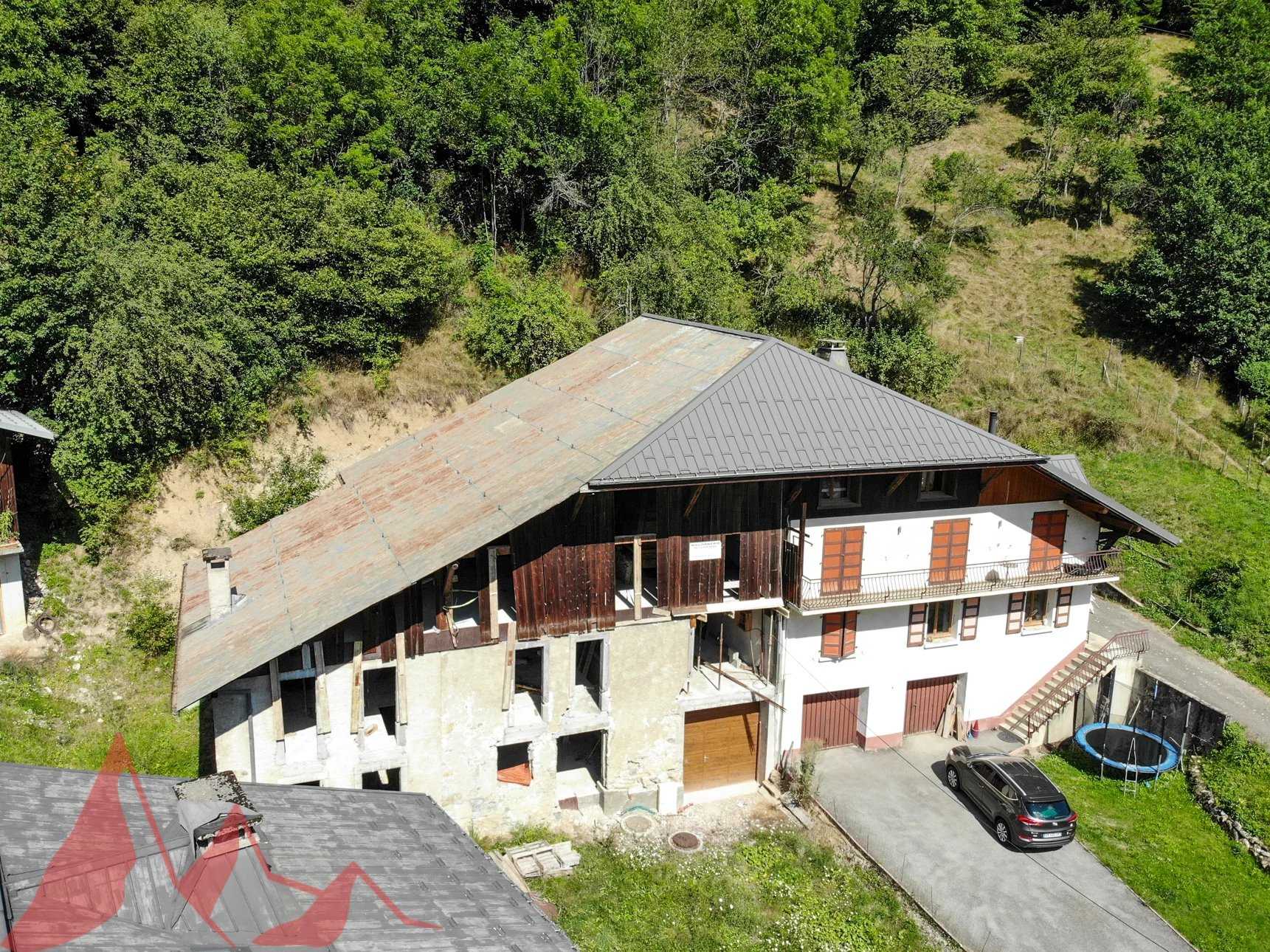 casa en Saint-Jean-d'Aulps, Auvernia-Ródano-Alpes 12079856